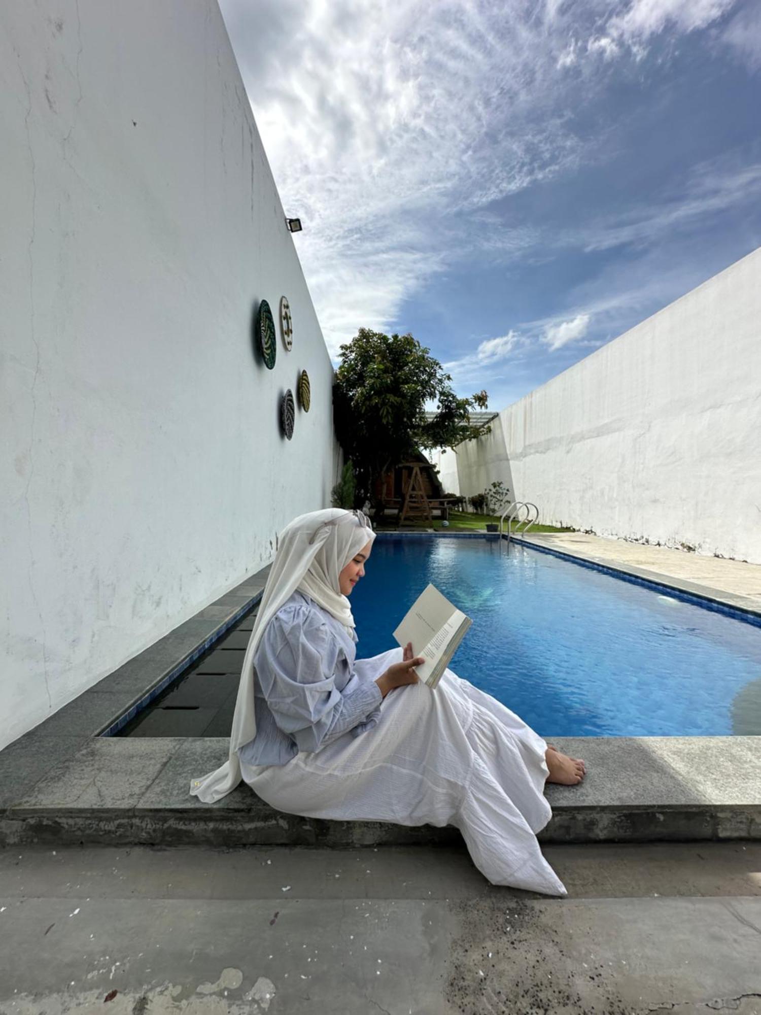 Villa Rumah Putih Jogja Джокякарта Екстериор снимка