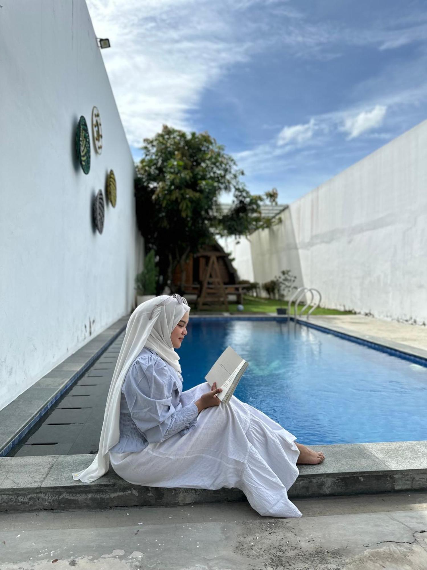Villa Rumah Putih Jogja Джокякарта Екстериор снимка
